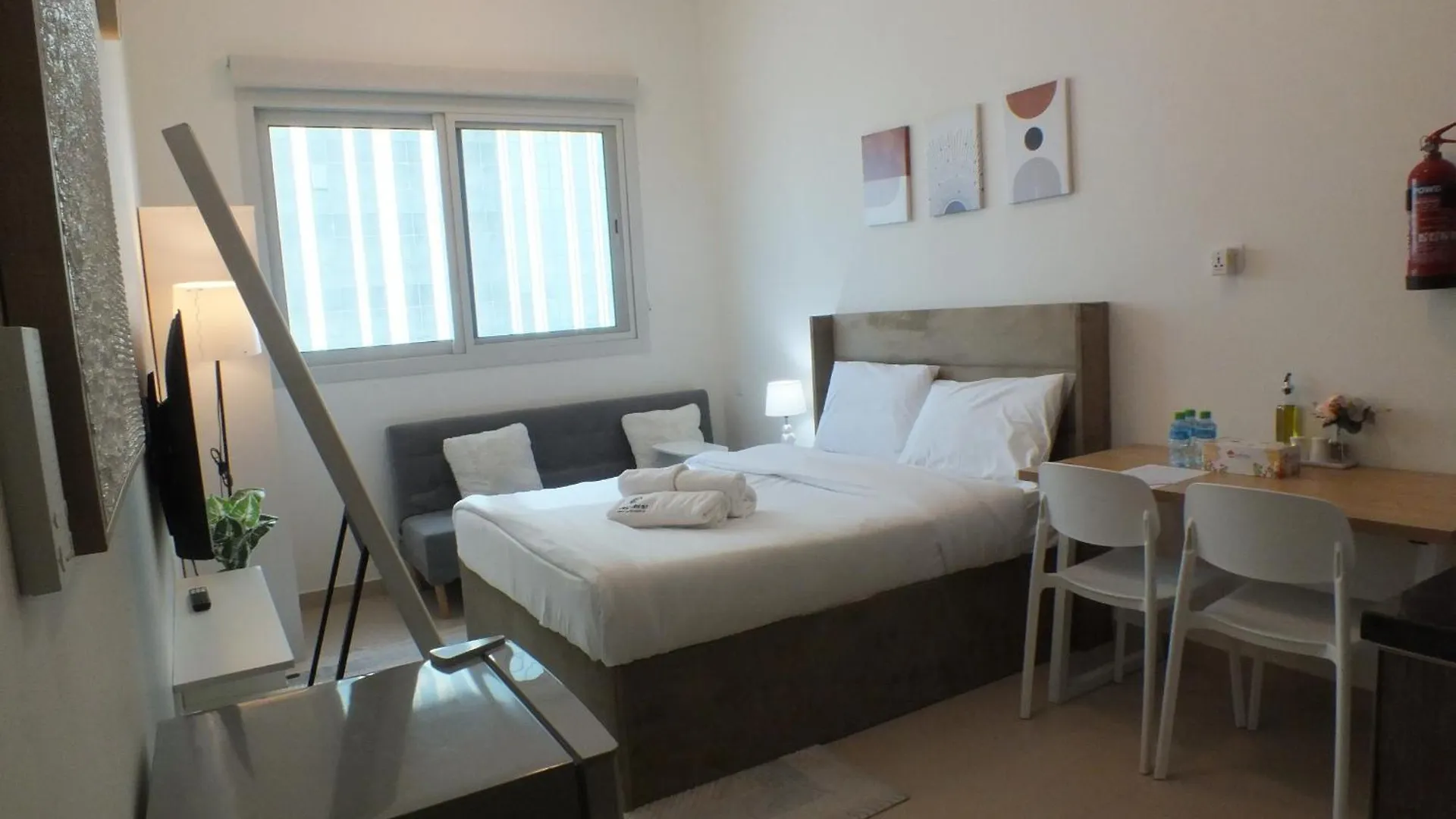 Studio Apartment I 15 Min To International Airport Dubaj