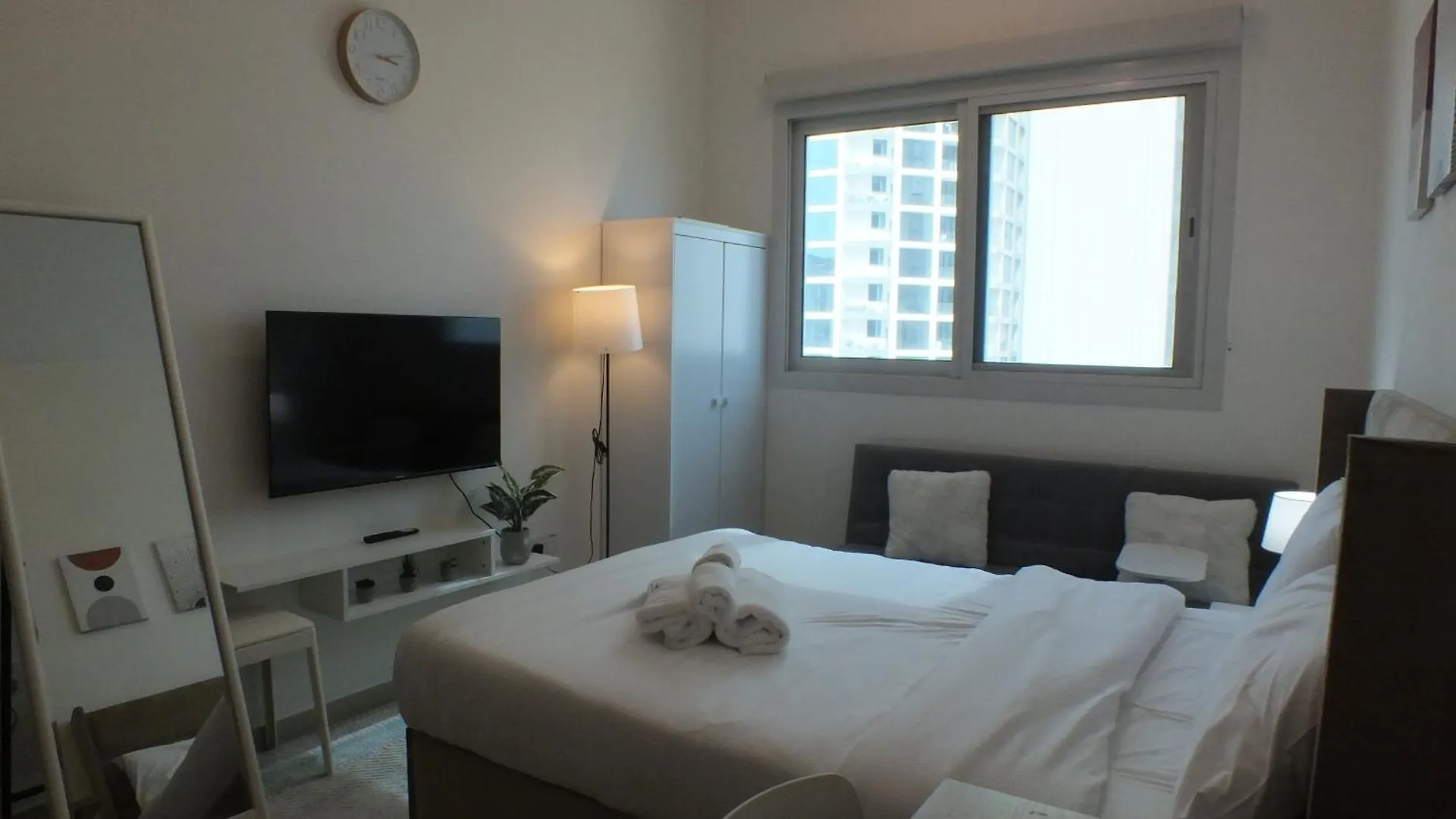 Studio Apartment I 15 Min To International Airport Dubai